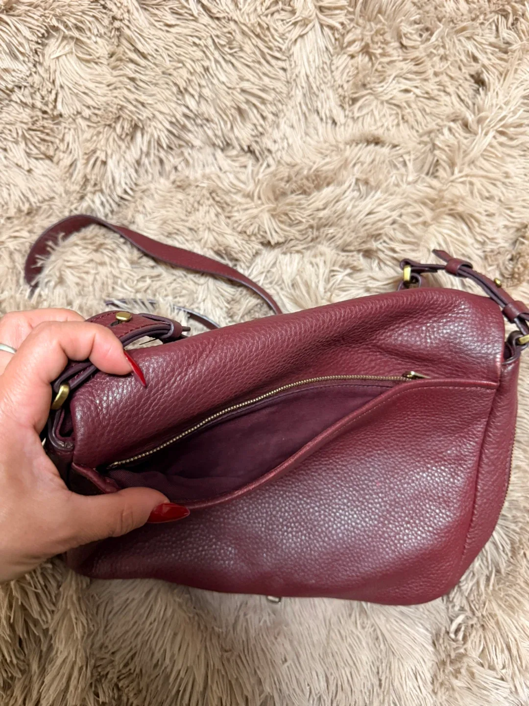 Fossil Burgundy Leather Crossbody Bag image indicator(3)