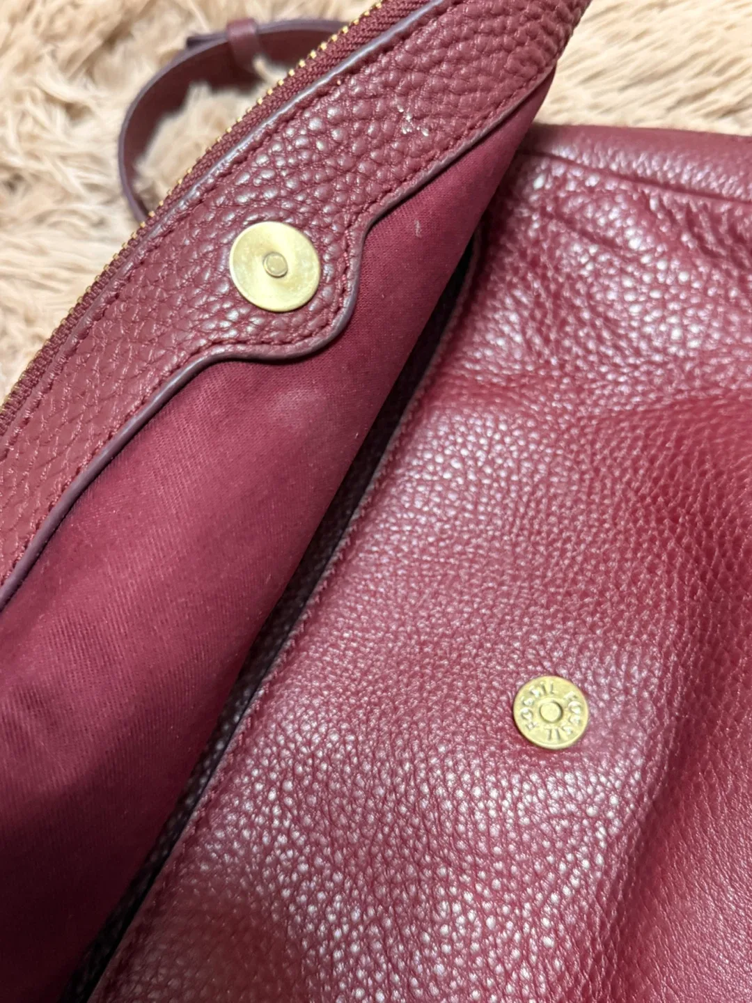 Fossil Burgundy Leather Crossbody Bag image indicator(8)
