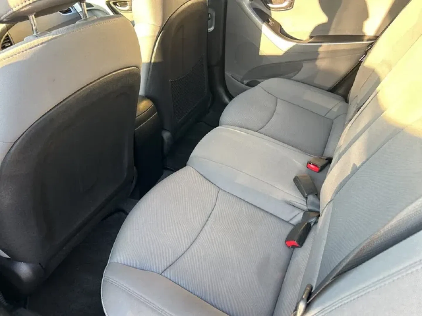 Hyundai Elantra - Black Sedan image indicator(5)