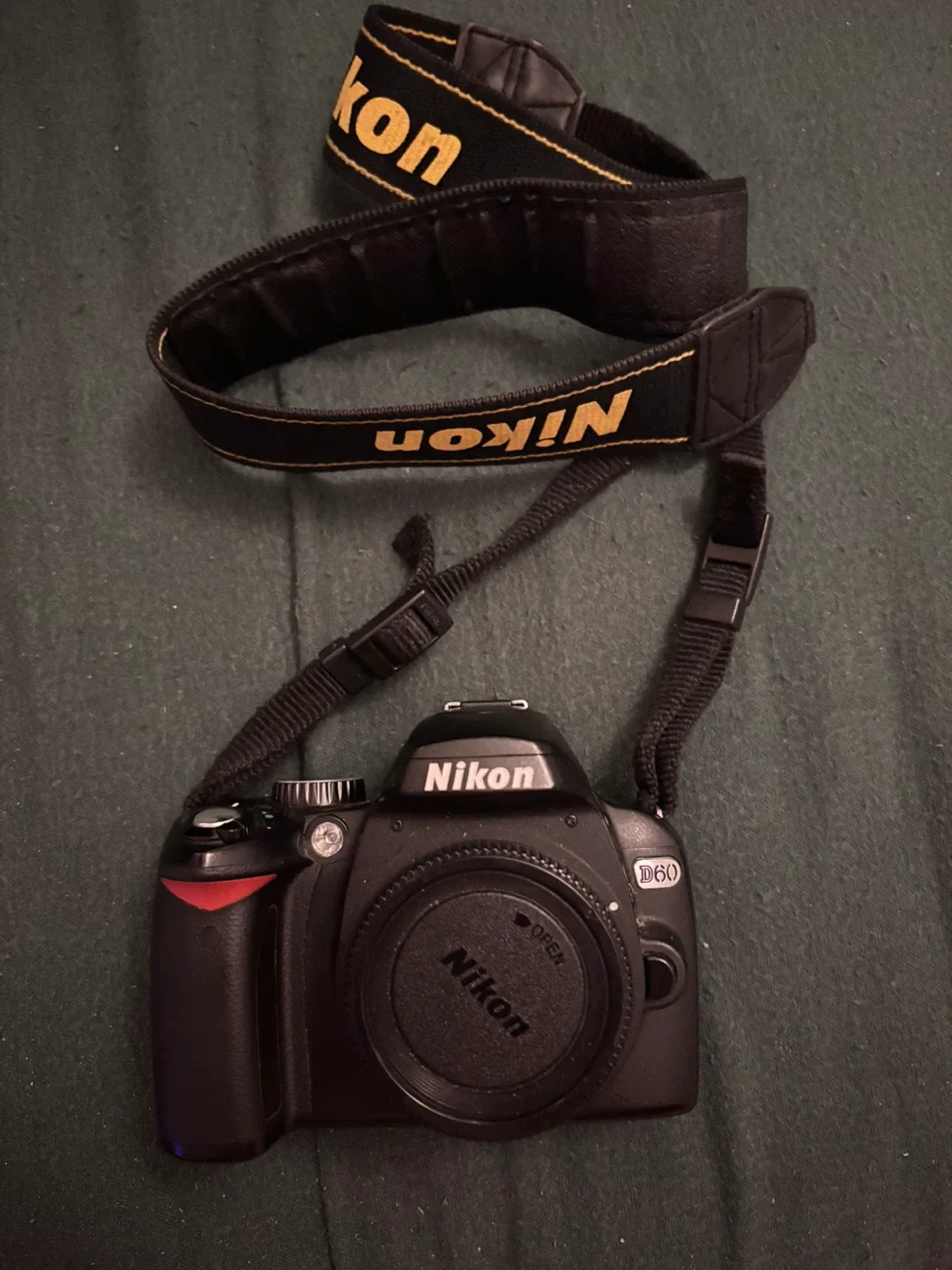 Nikon D60 Digital Camera with Accessories image indicator(5)