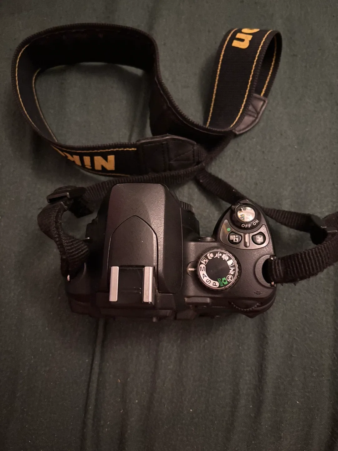 Nikon D60 Digital Camera with Accessories image indicator(3)