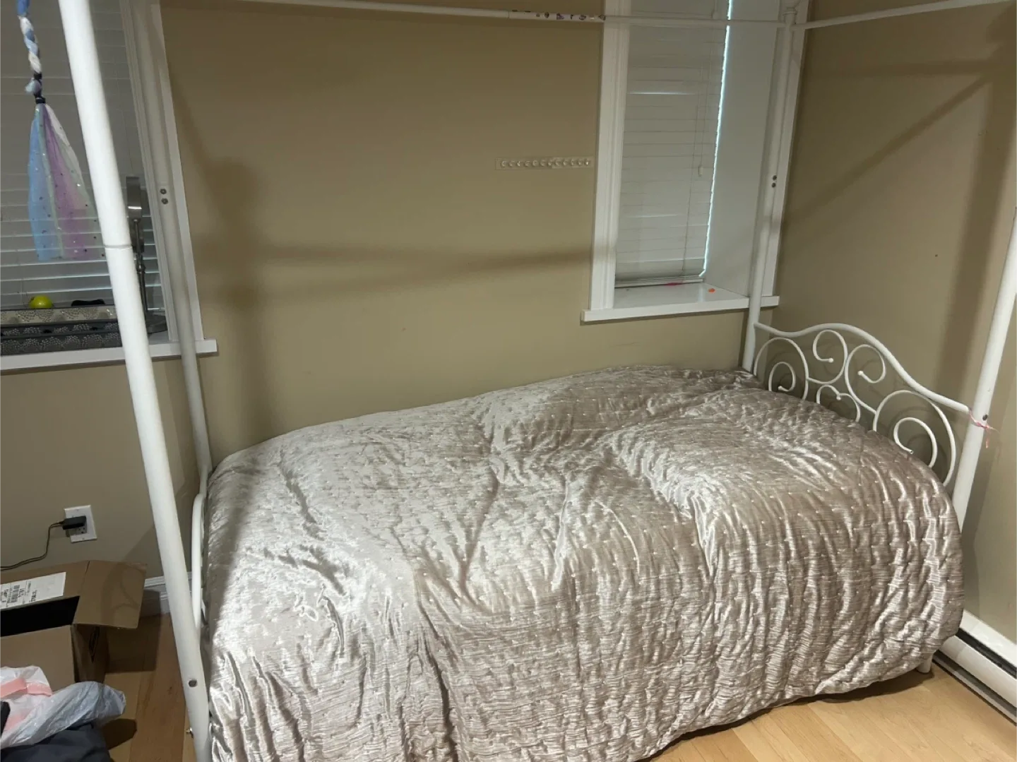 White Metal Frame Bed
