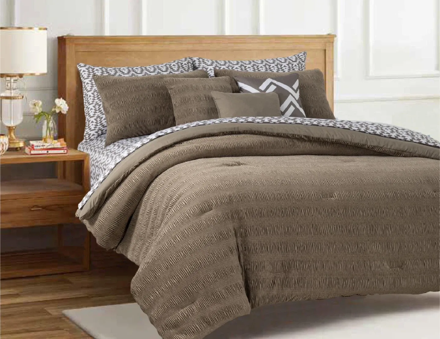 Black Friday Deal | Queen & King 7/10-Pc Comforter Set image indicator(2)