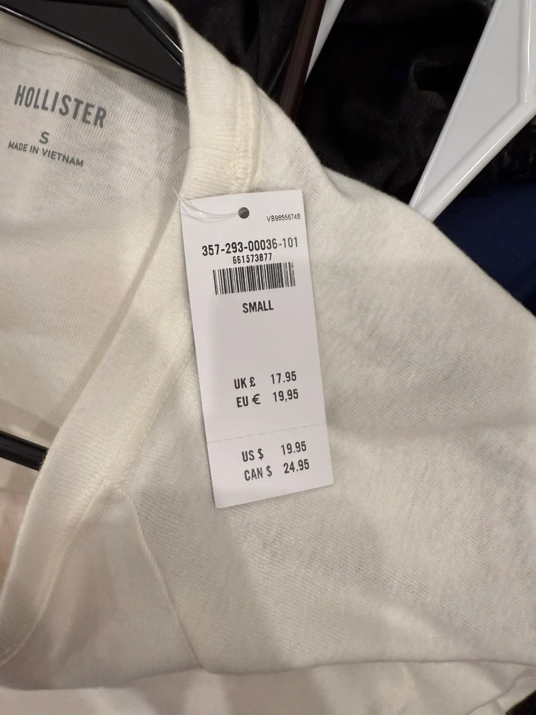 Hollister White Graphic Tee - Size Small image indicator(3)