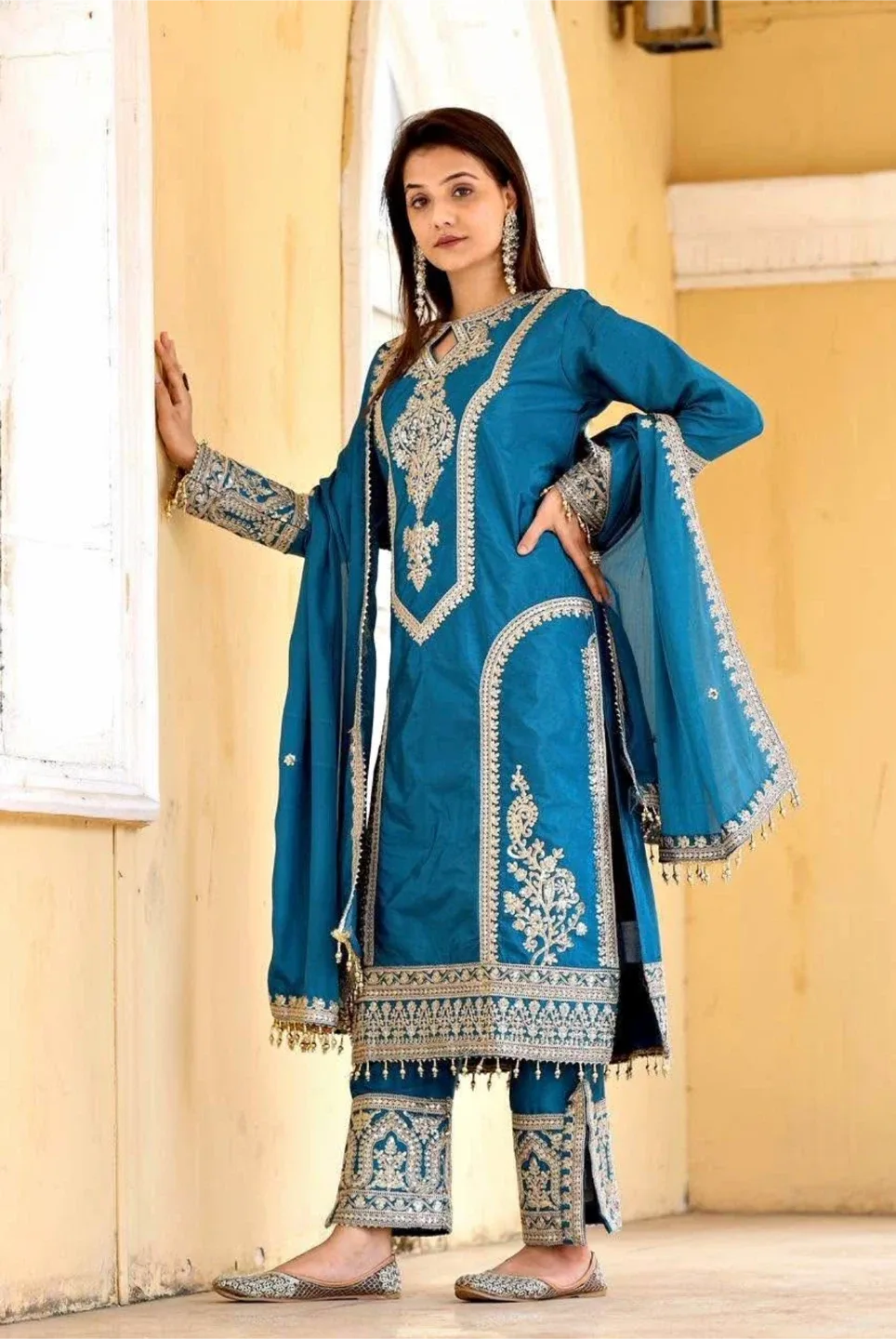 Teal Salwar Kameez Suit image indicator(2)