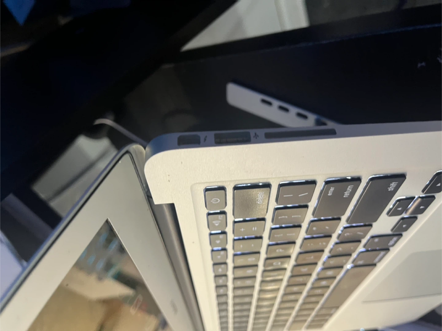 MacBook Air 2015 13 inch i5 MacOS sequoia With charger - photo 4