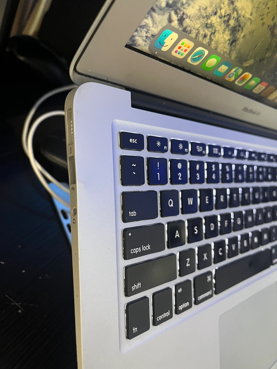 MacBook Air 2015 13 inch i5 MacOS sequoia With charger - photo 5