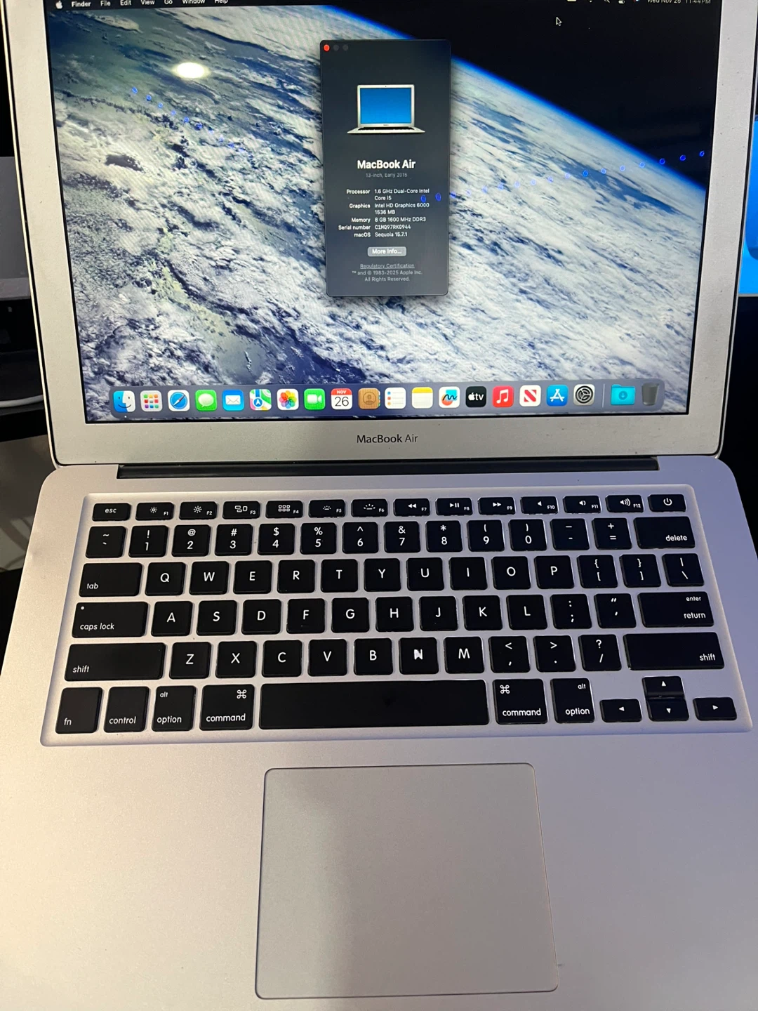 MacBook Air 2015 13 inch i5 MacOS sequoia With charger - photo 2