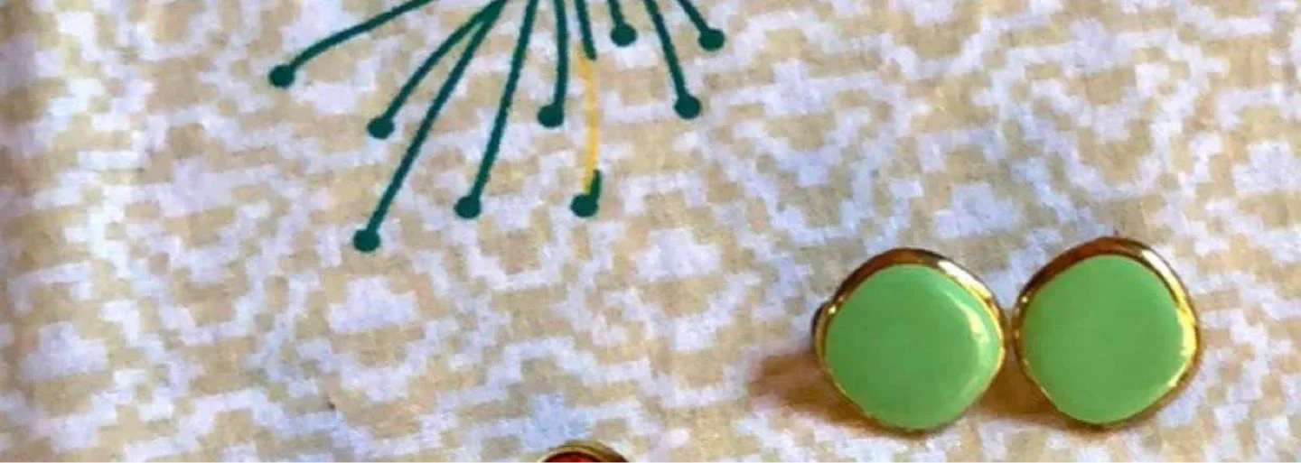 Green & Gold Stud Earrings image indicator(2)