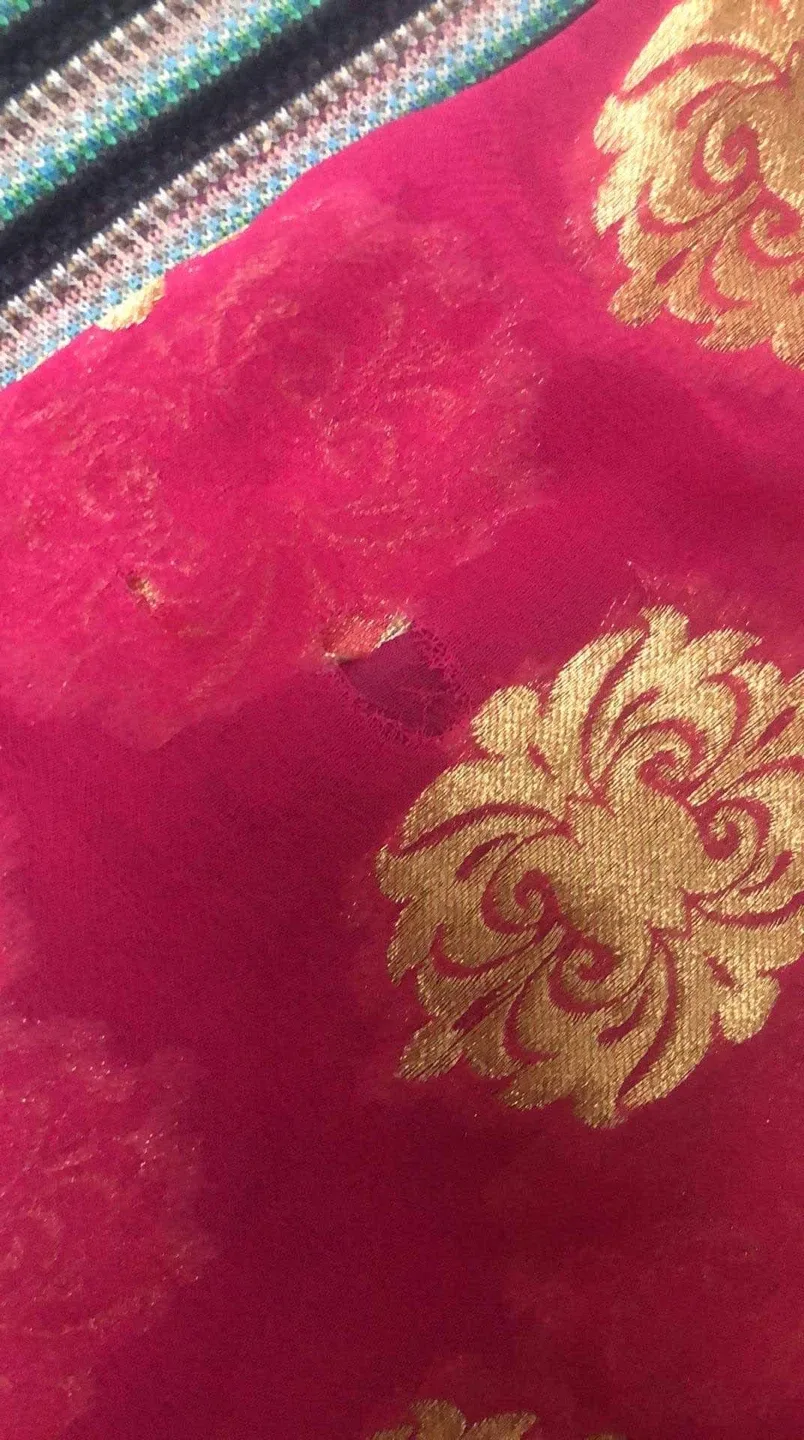 Pink & Golden Dupatta image indicator(5)