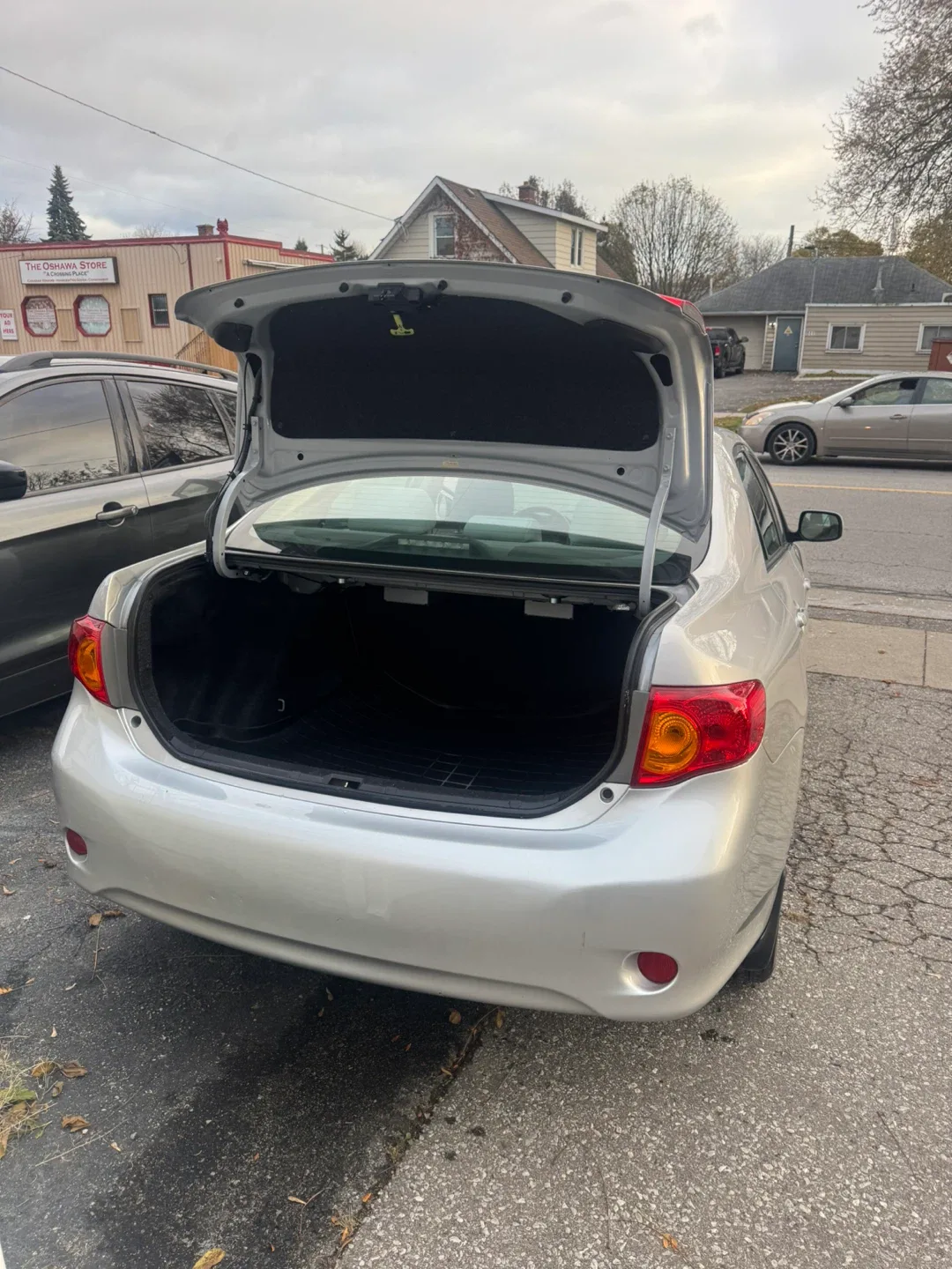 2010 Silver Toyota Corolla Sedan image indicator(2)