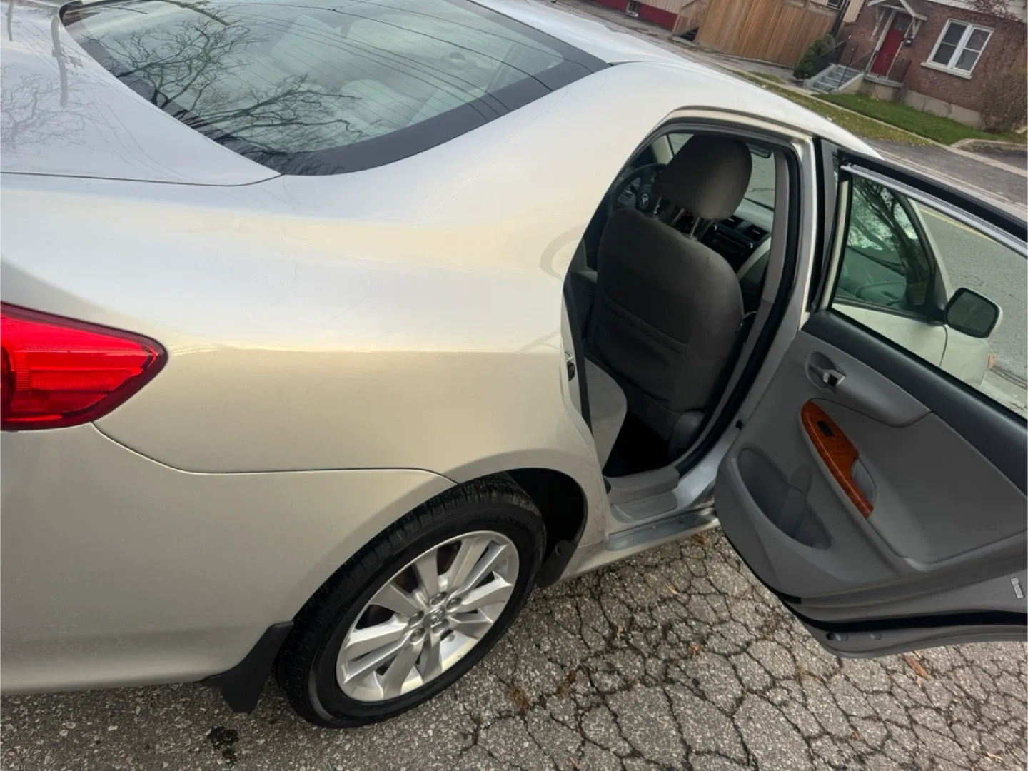 2010 Silver Toyota Corolla Sedan image indicator(8)