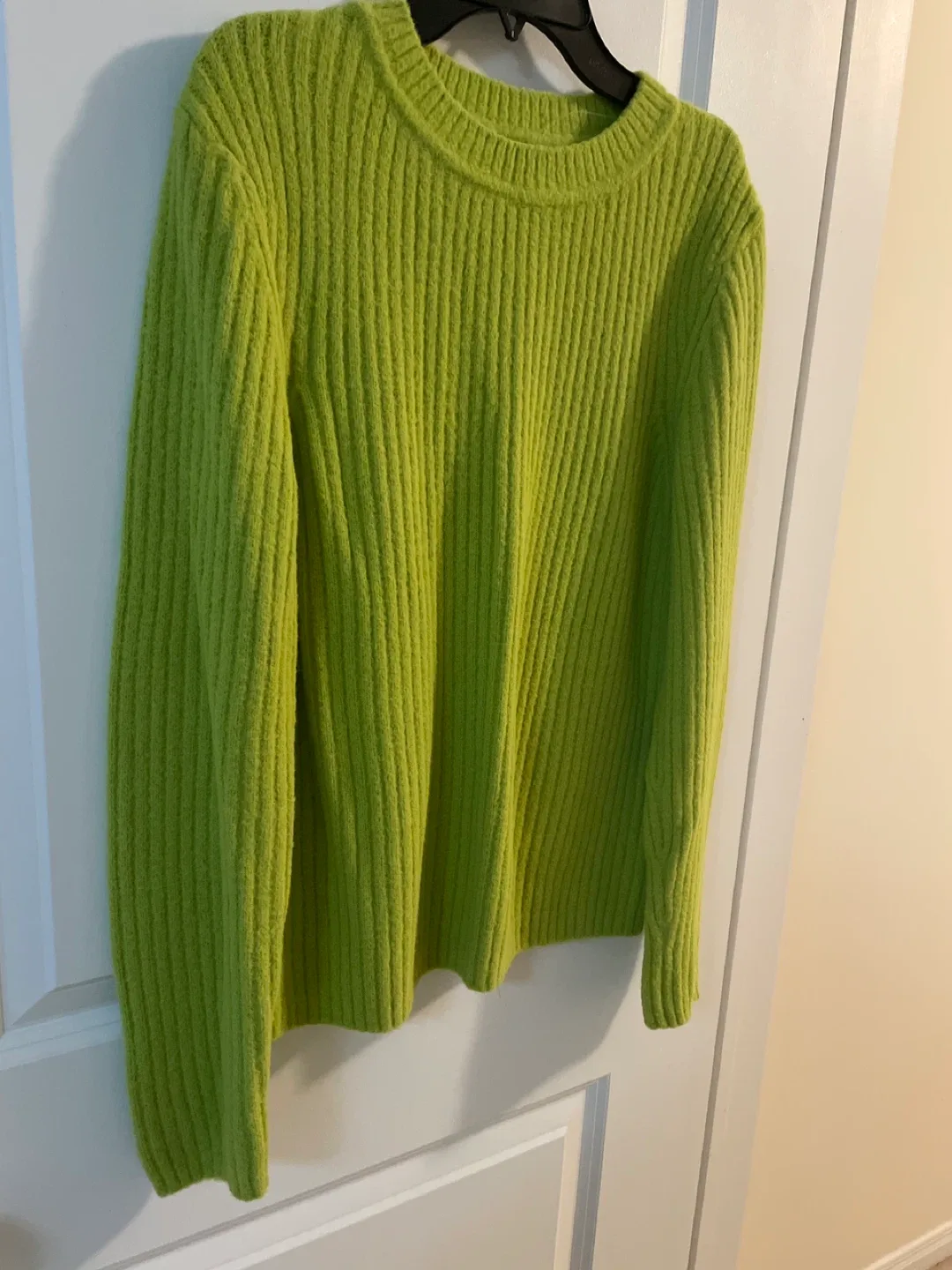 Like new Suzy Shier Knit Sweater - Size L/G - Green