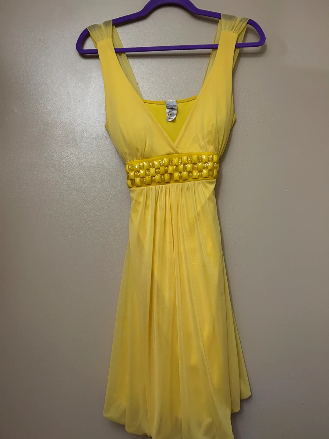 Pretty Yellow Short Dress fits Woman’s Large