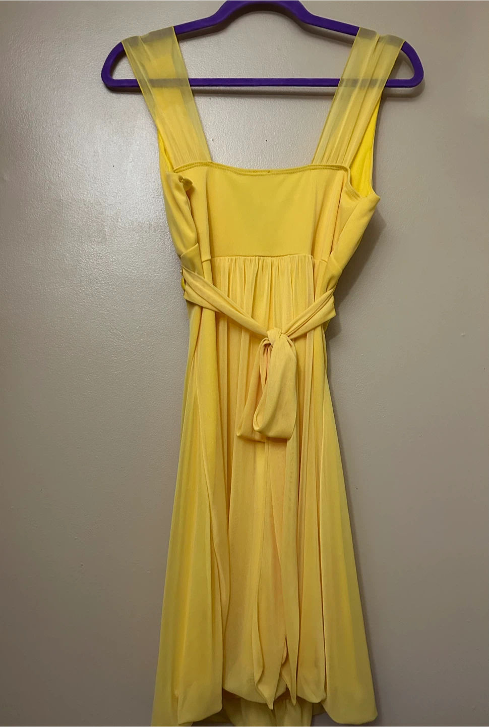Pretty Yellow Short Dress fits Woman’s Large - photo 2