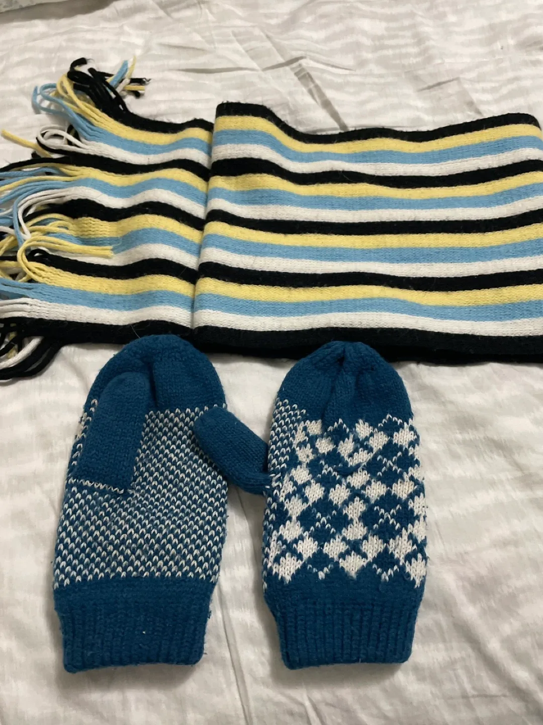 Mittens & Scarf Set - Blue & White