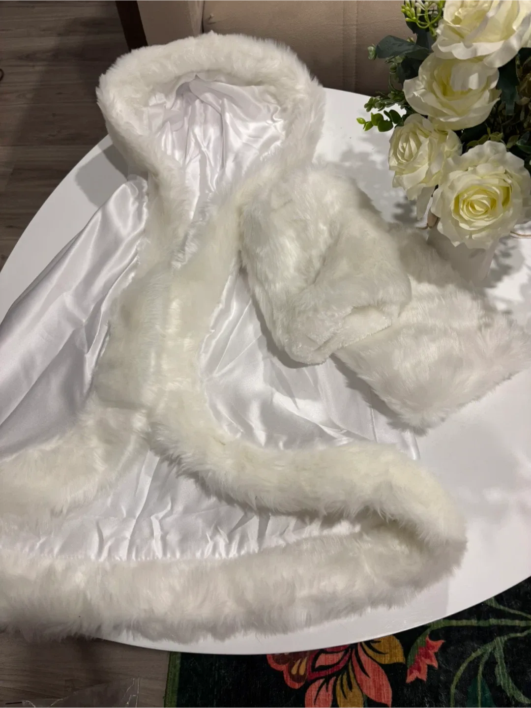 BEAUTELICATE Flower Girl Hooded Fur Cape - NEW image indicator(8)