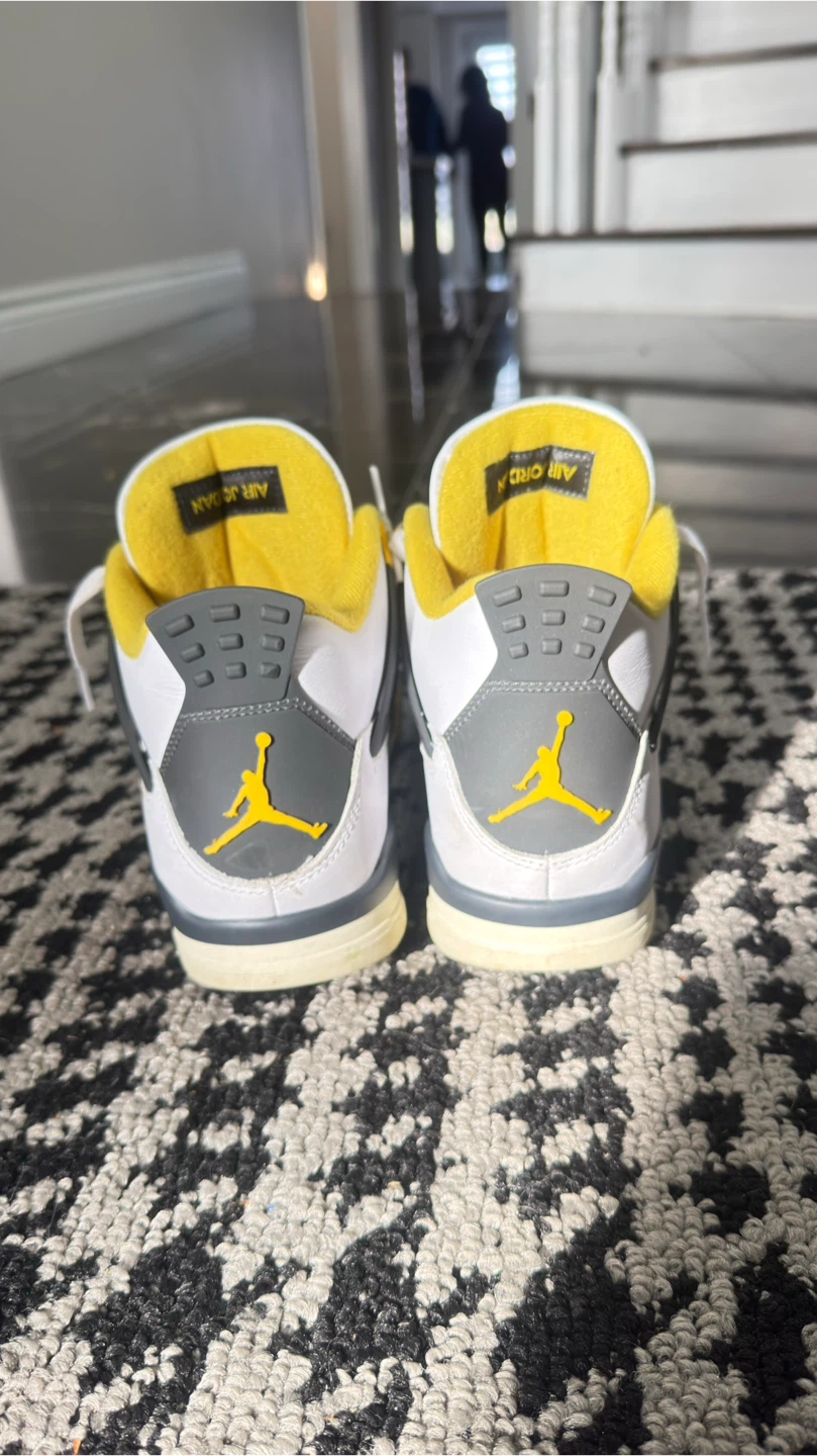 9 1/2 Jordan fours - photo 2
