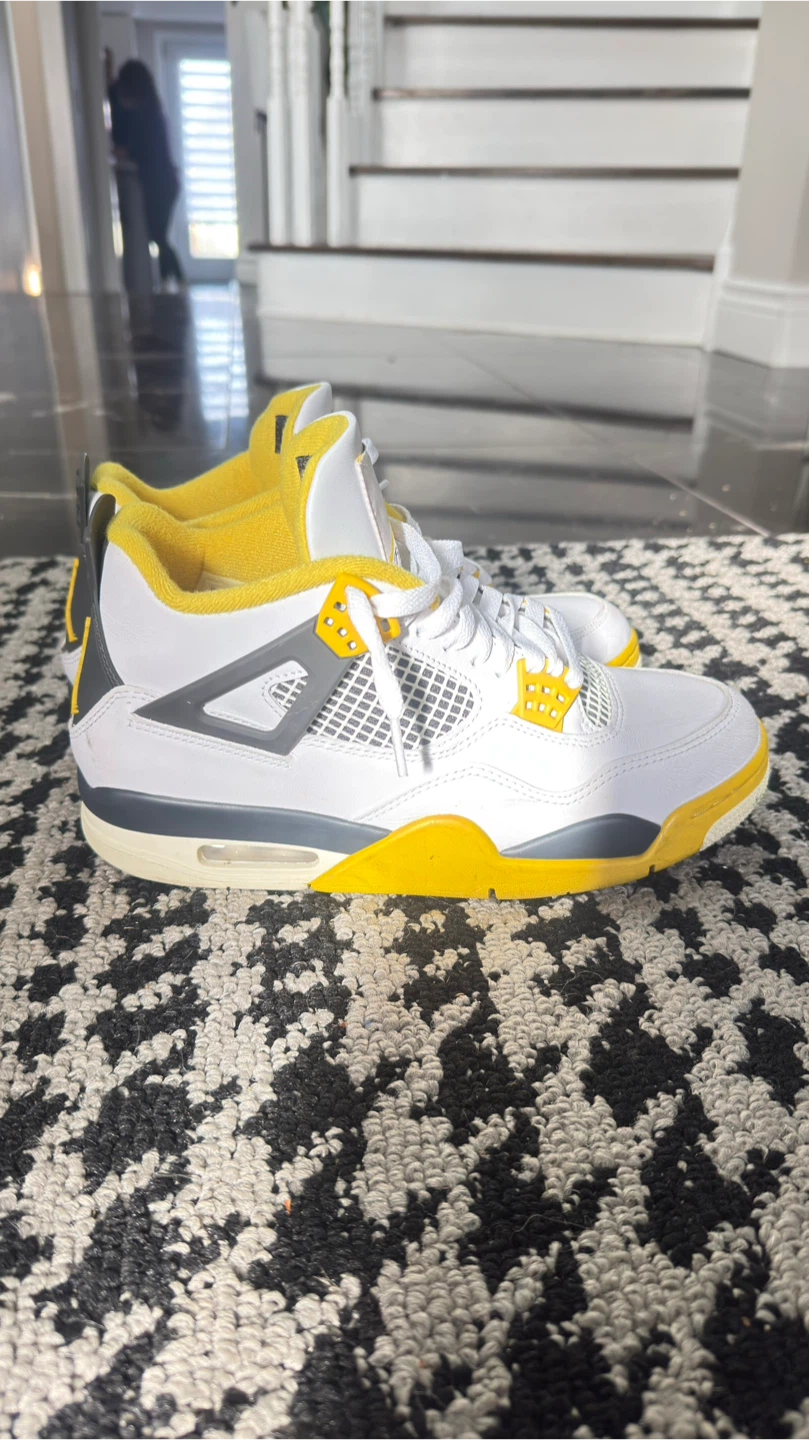 9 1/2 Jordan fours