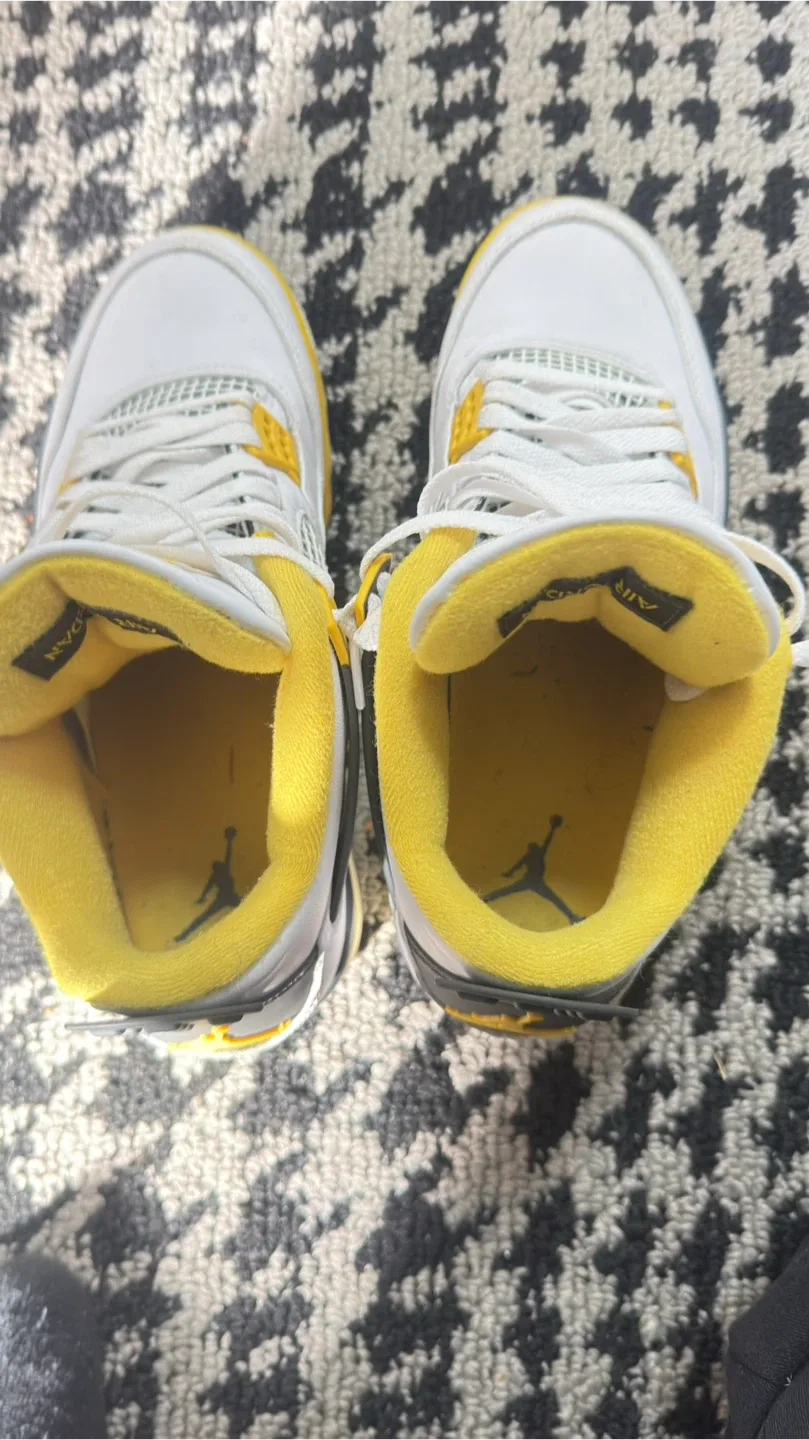 9 1/2 Jordan fours image indicator(5)