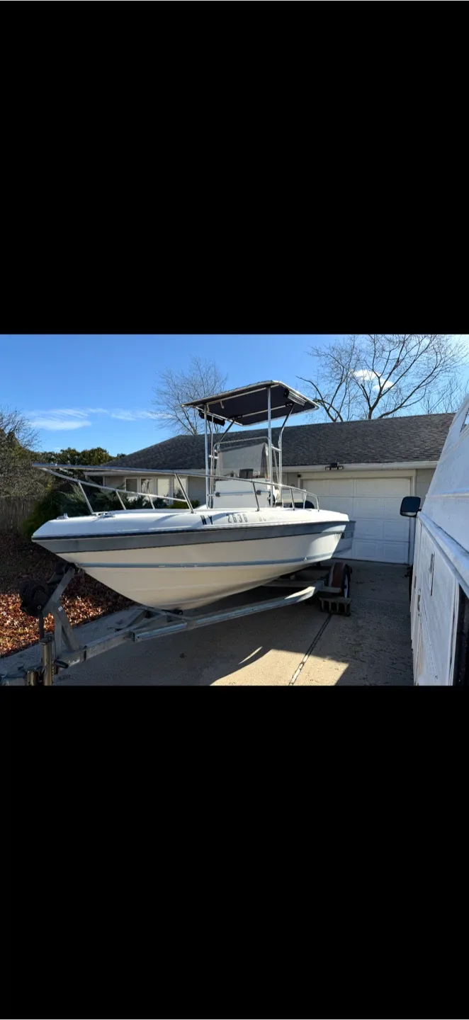 17 feet fishing boat runs every is good