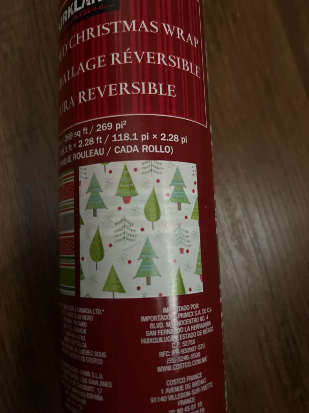 Kirkland Signature Double-Sided Christmas Wrap image indicator(3)