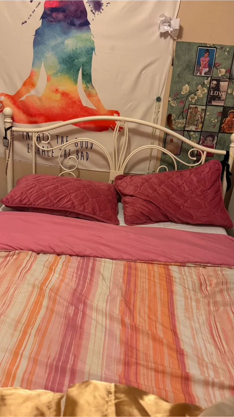 White Metal Bed Frame (Full Size) image indicator(3)