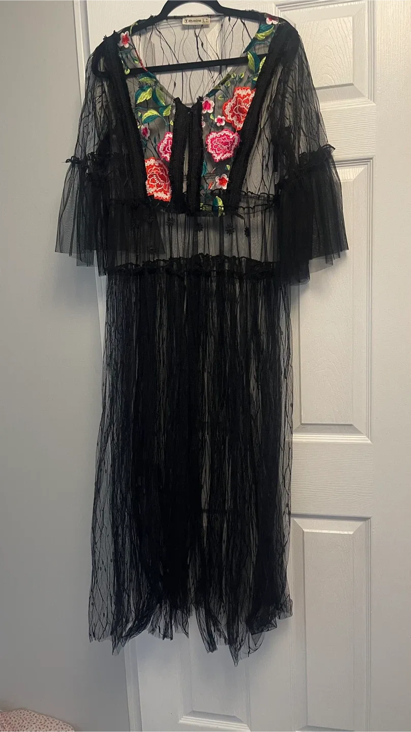Y.Itsmine Black Floral Embroidered Dress - Size L