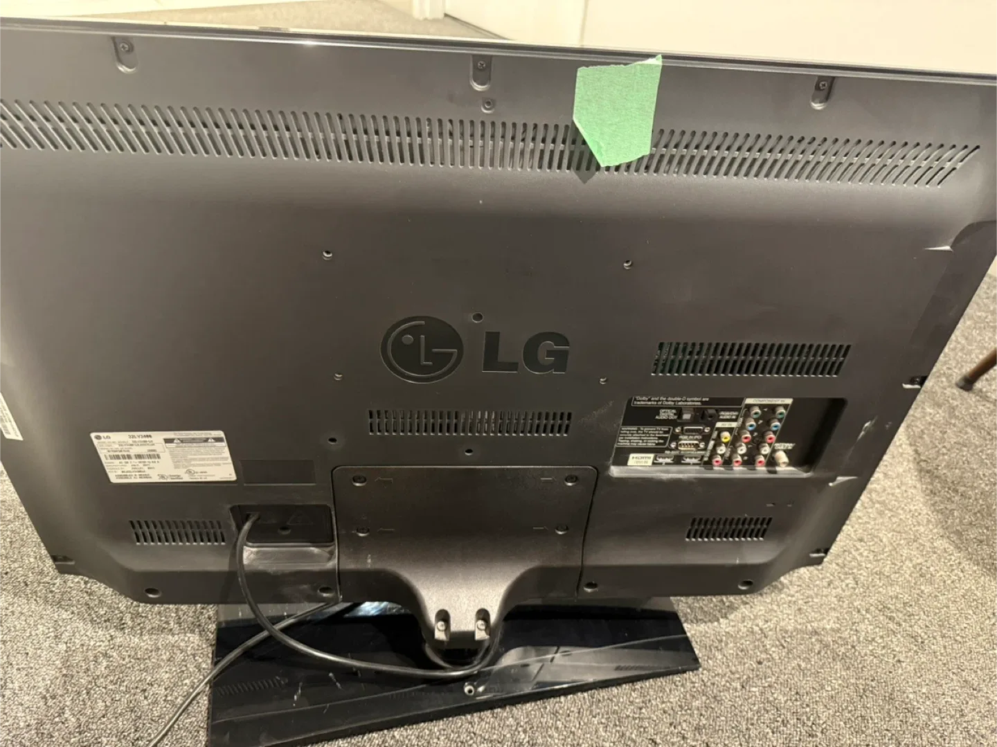 LG 32" LCD TV image indicator(2)