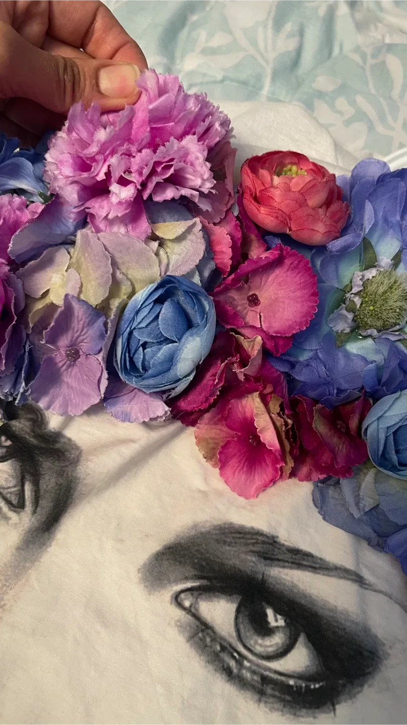 Mumlar T-shirt with floral design image indicator(3)