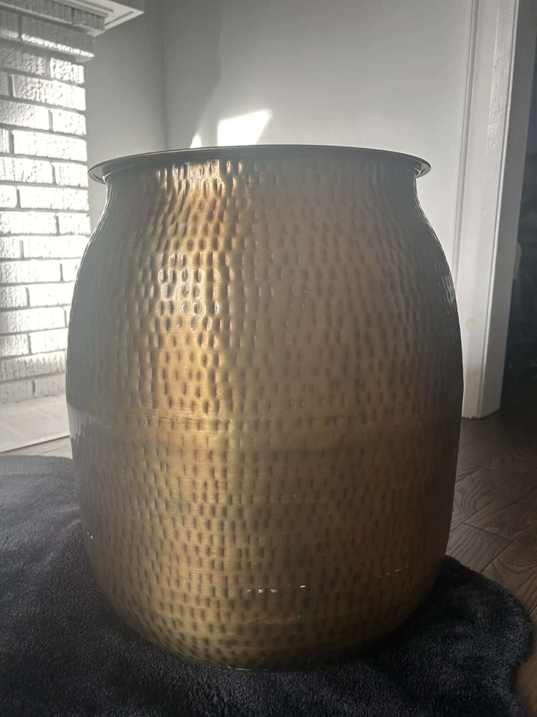 Gold Metal Side Table / Storage with Lid image indicator(5)