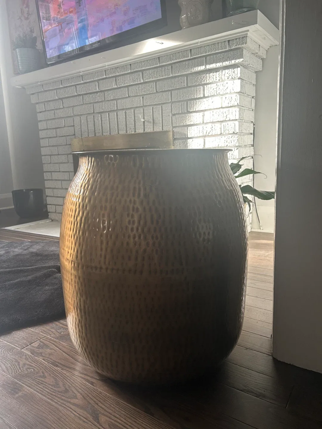 Gold Metal Side Table / Storage with Lid image indicator(6)