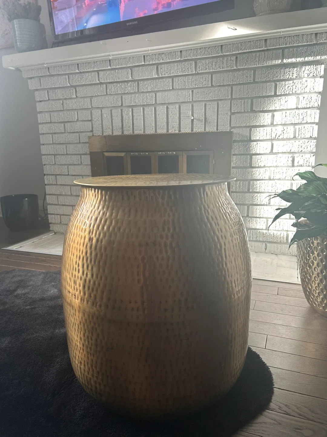 Gold Metal Side Table / Storage with Lid image indicator(4)