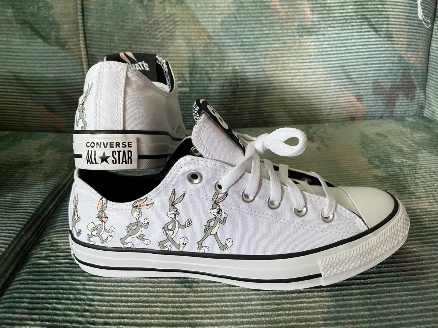 Converse All Star Bugs Bunny Sneakers —Size M7.5/W9.5 - photo 2