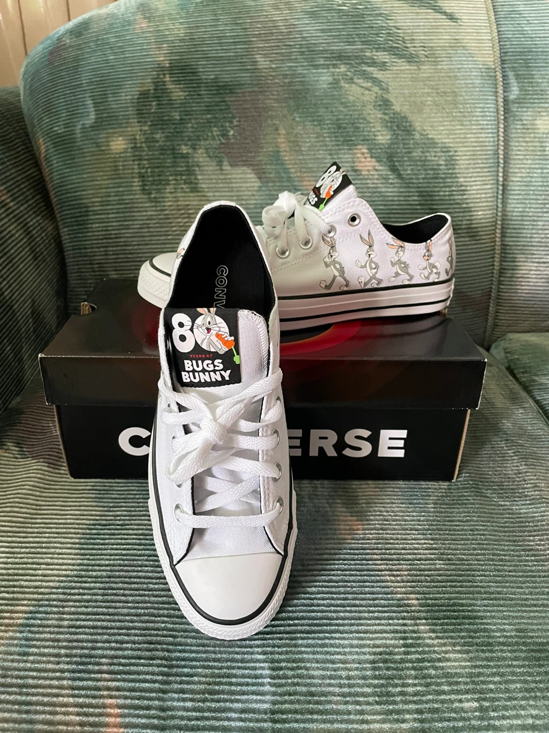 Converse All Star Bugs Bunny Sneakers —Size M7.5/W9.5