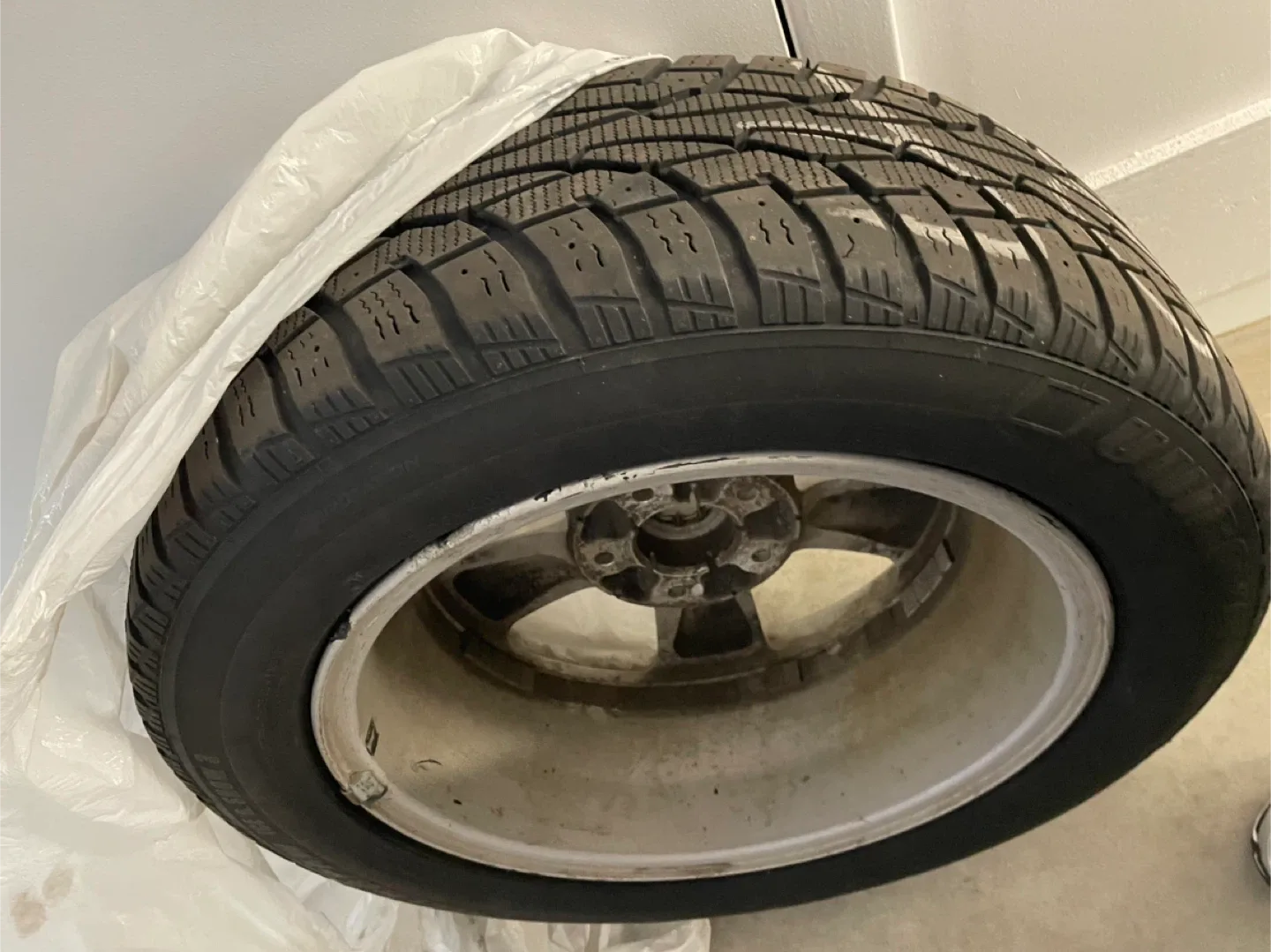 Snow Tires on rim image indicator(2)