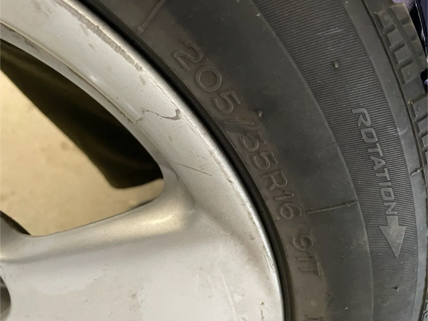 Snow Tires on rim image indicator(3)