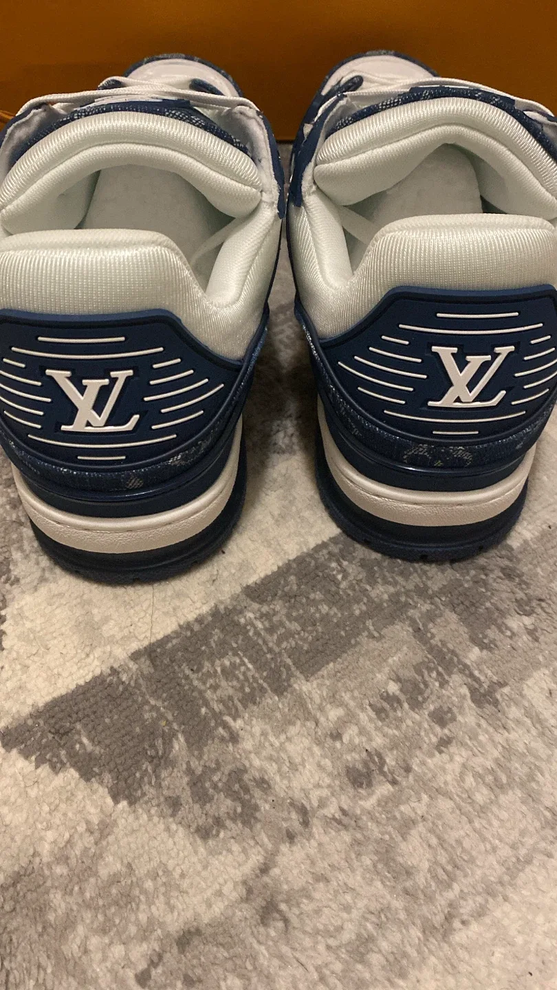 Louis Vuitton Trainers Sneakers image indicator(3)