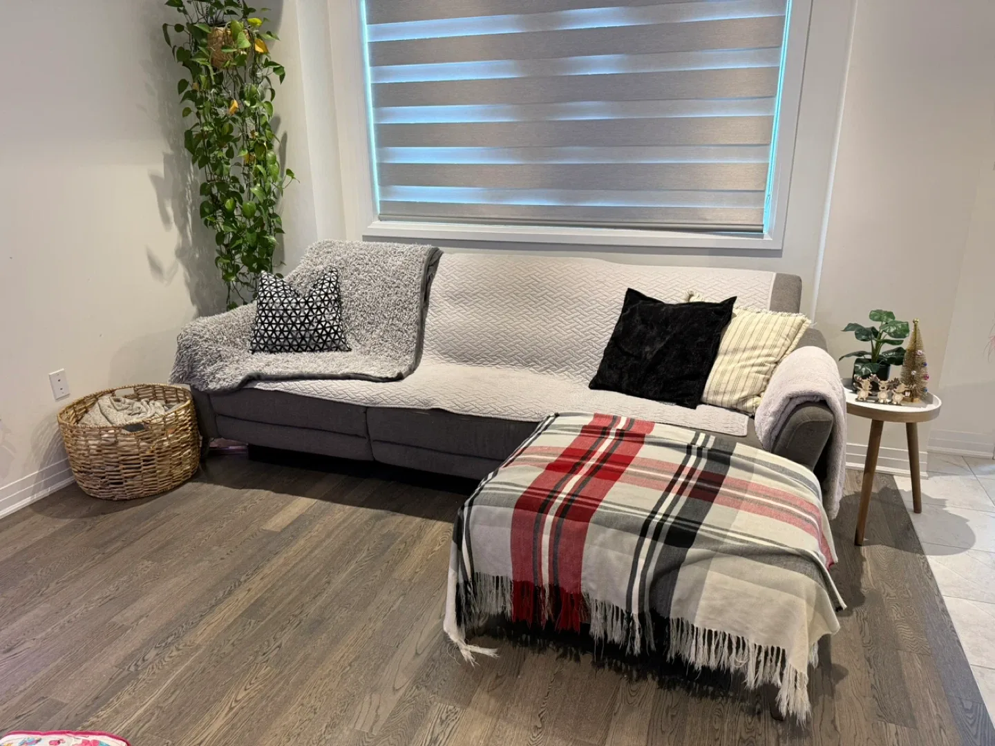 Grey Sectional Sofa with Power Recliner image indicator(3)