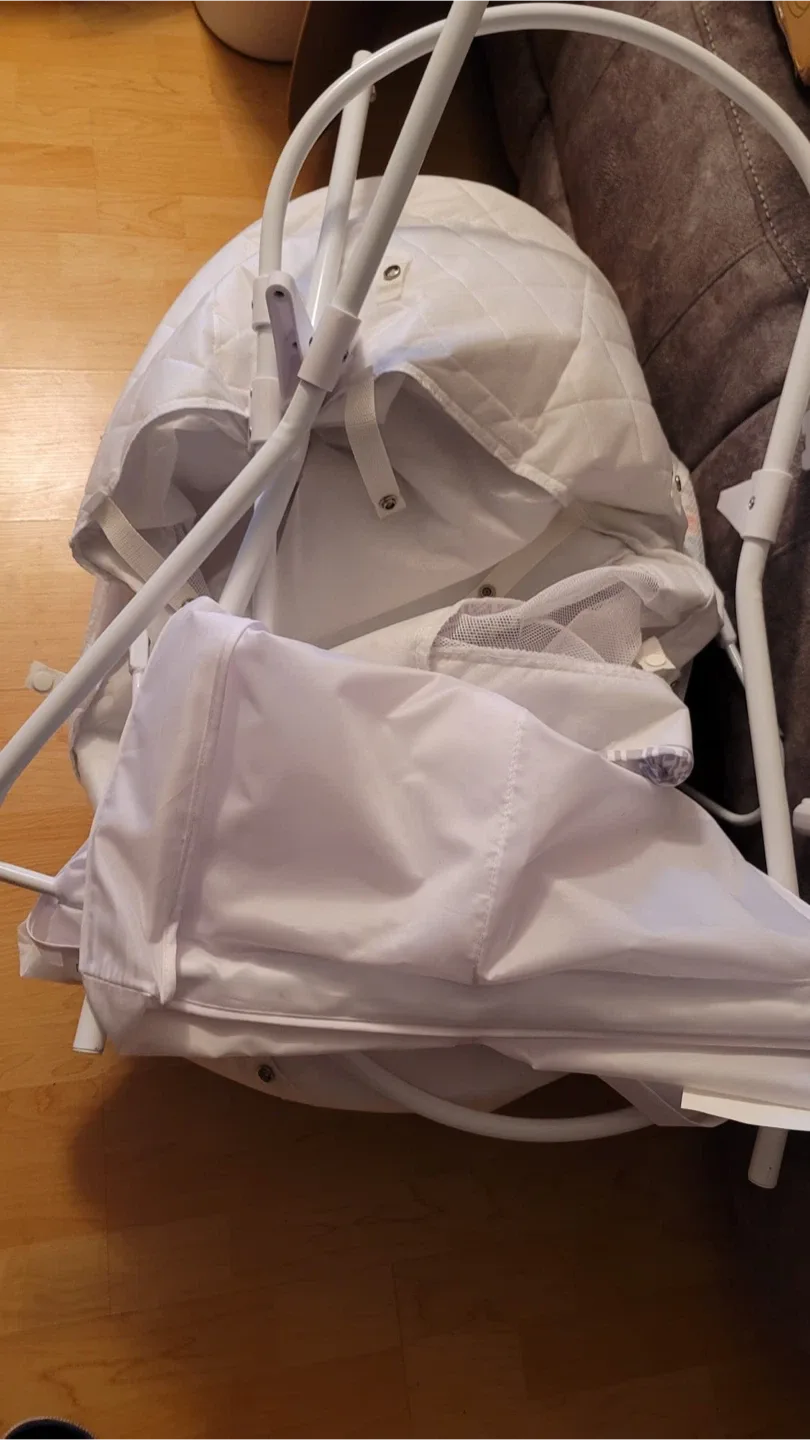 Delta Children Sweet Slumber Bassinet image indicator(3)