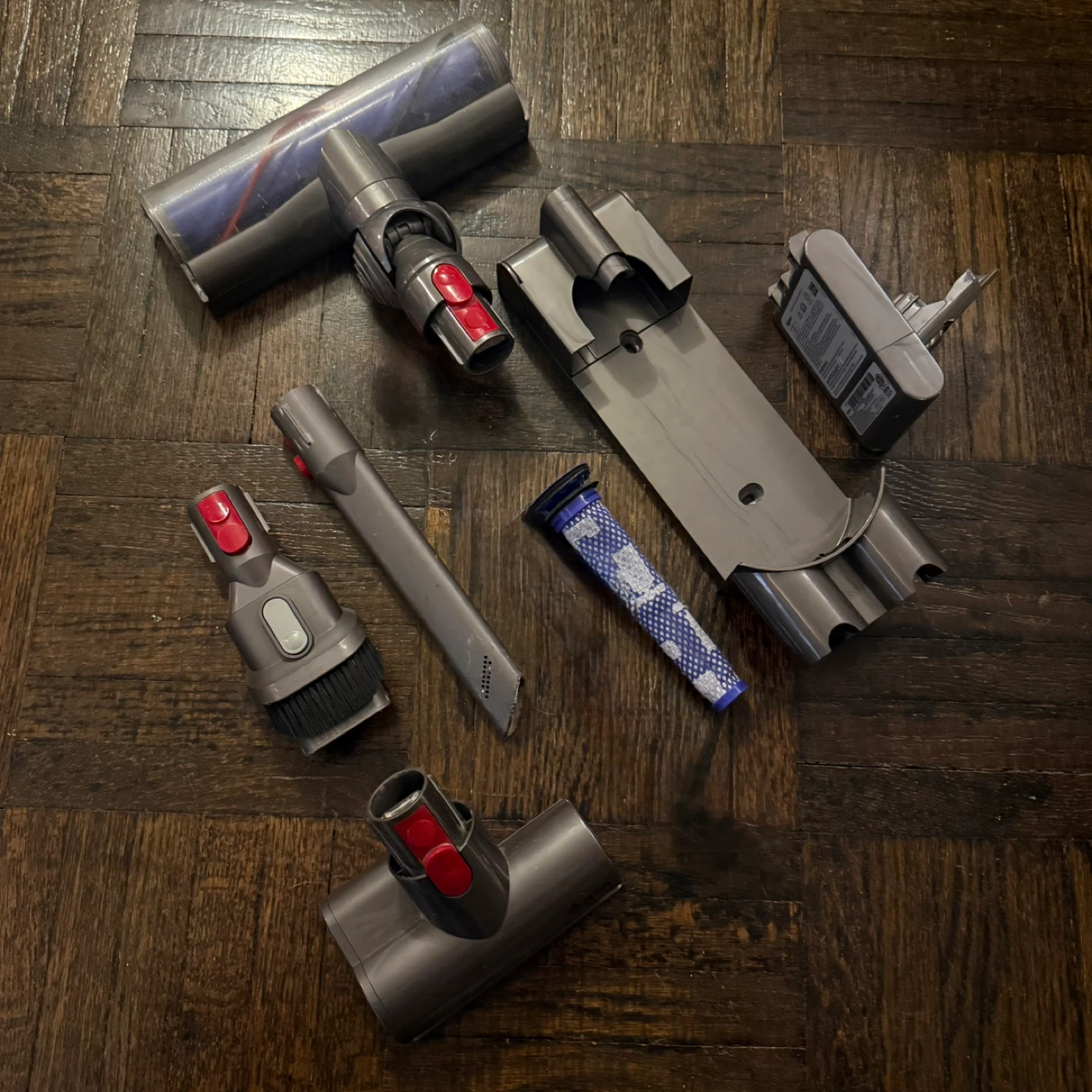 Dyson v7 Animal Pro with new battery - photo 2