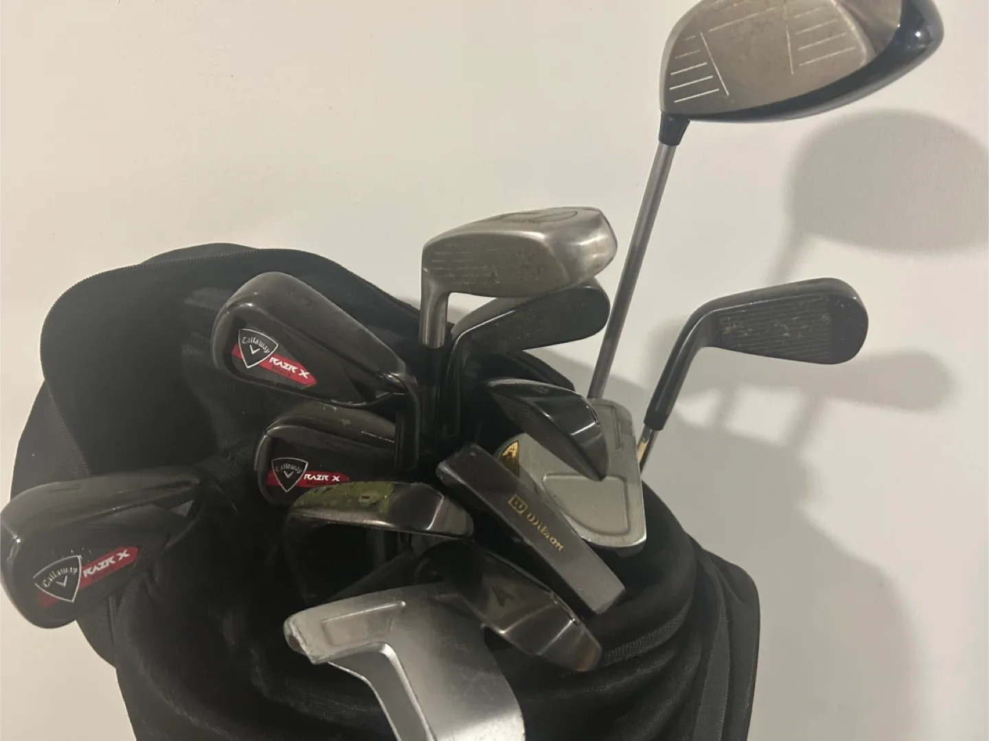 Callaway Golf Bag, Clubs & 3 TaylorMade Project (a) Golf Balls image indicator(2)