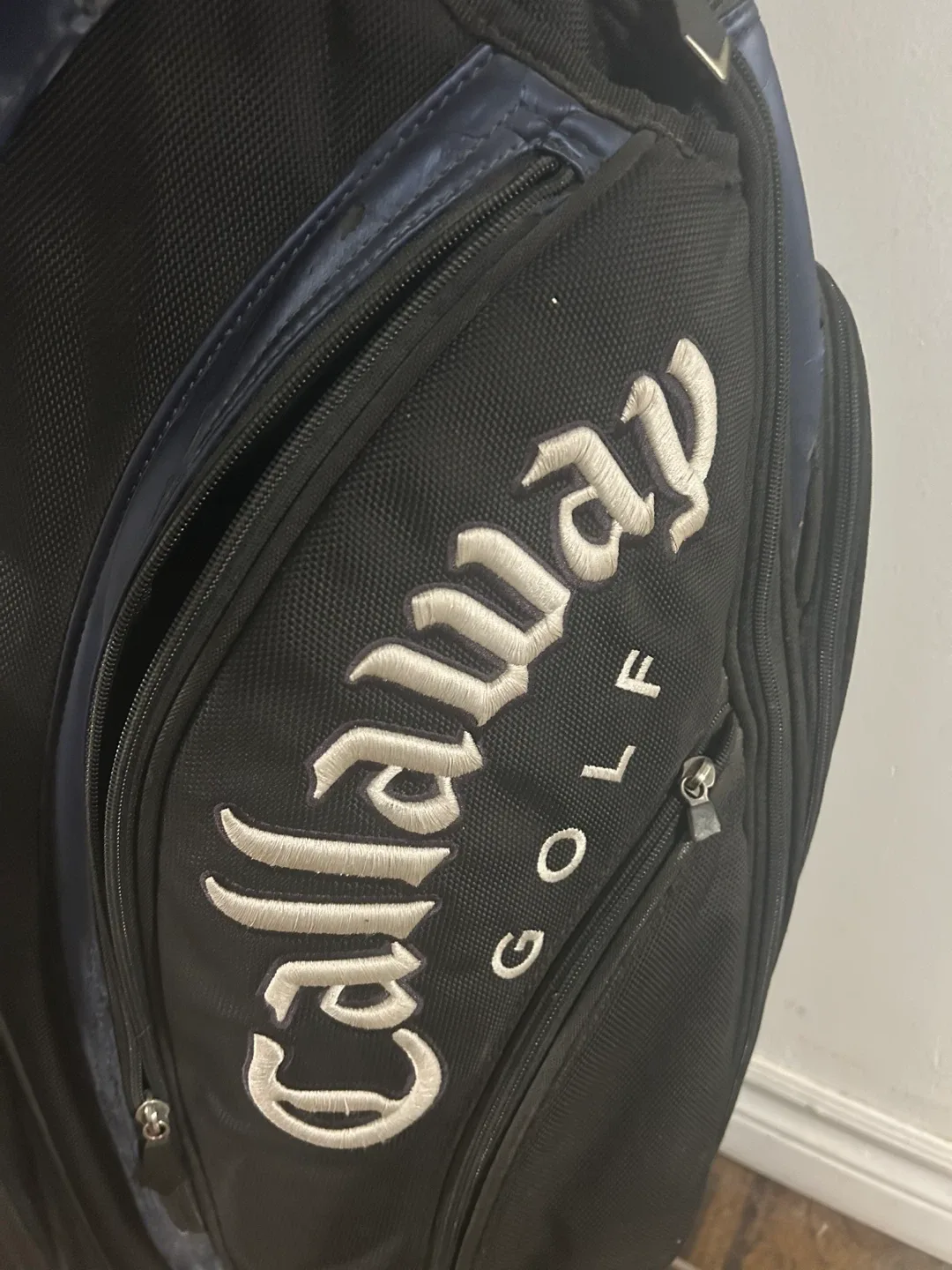 Callaway Golf Bag, Clubs & 3 TaylorMade Project (a) Golf Balls image indicator(3)