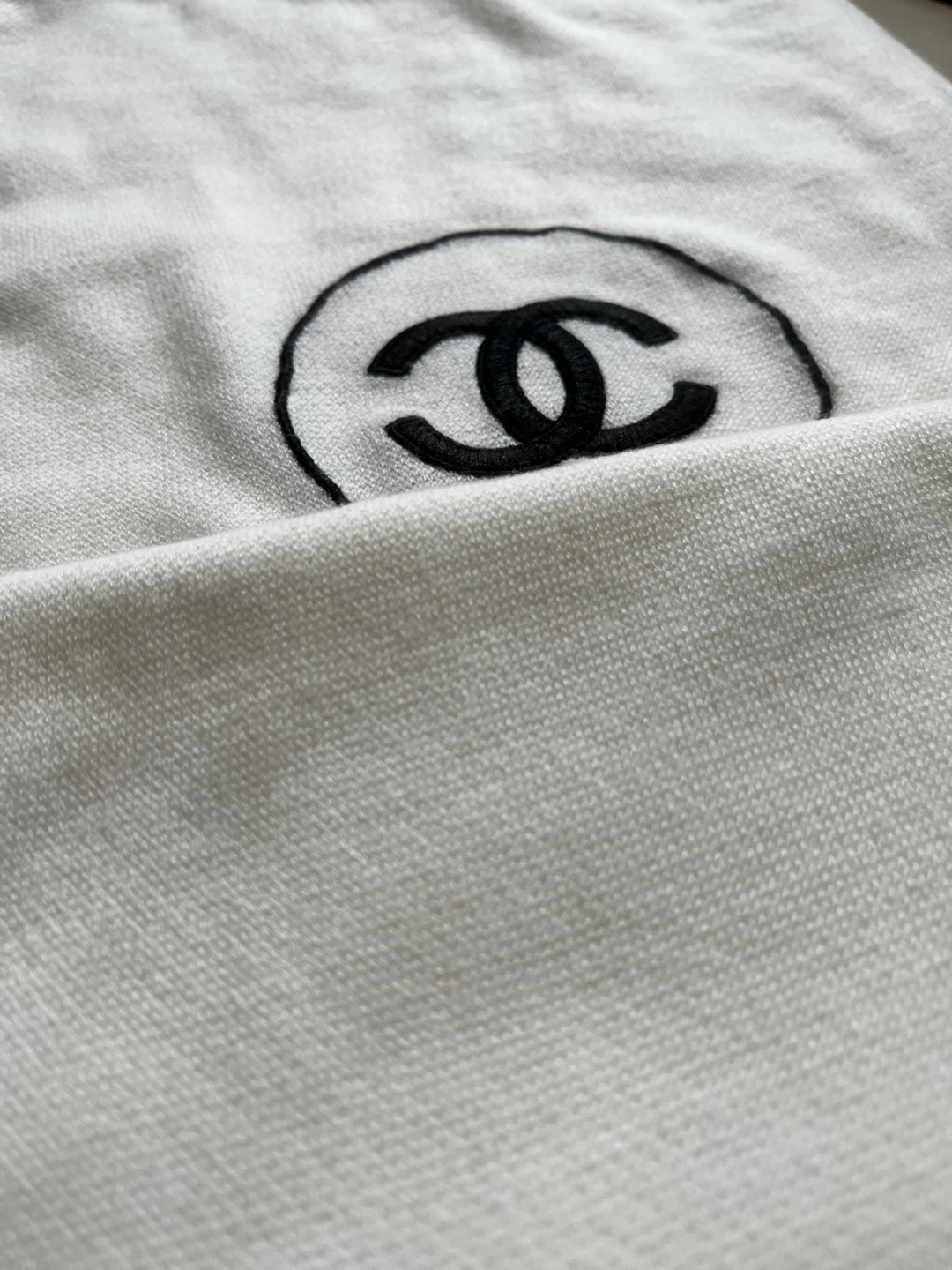 White & Black Trim Top - photo 3