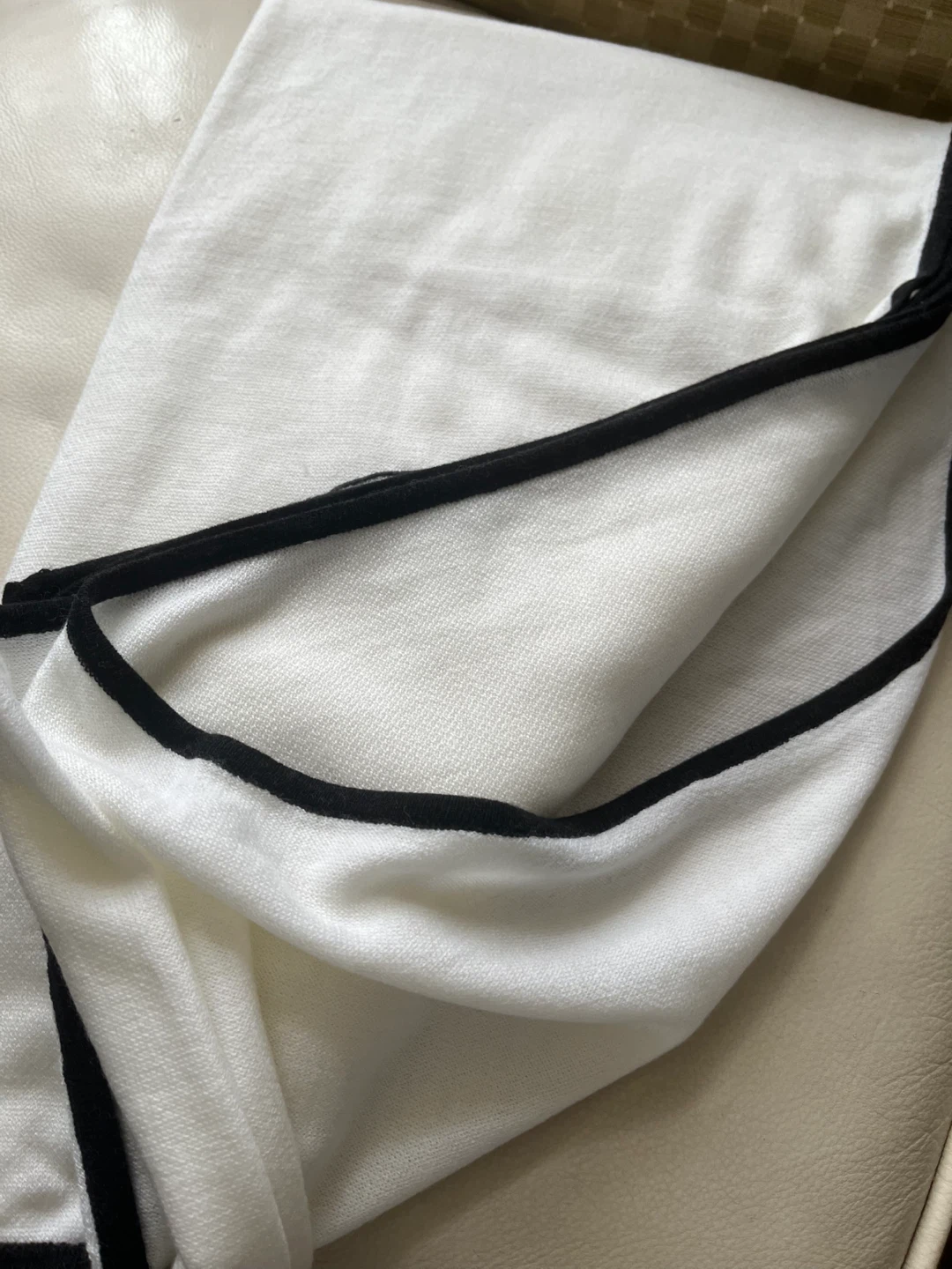 White & Black Trim Top - photo 2