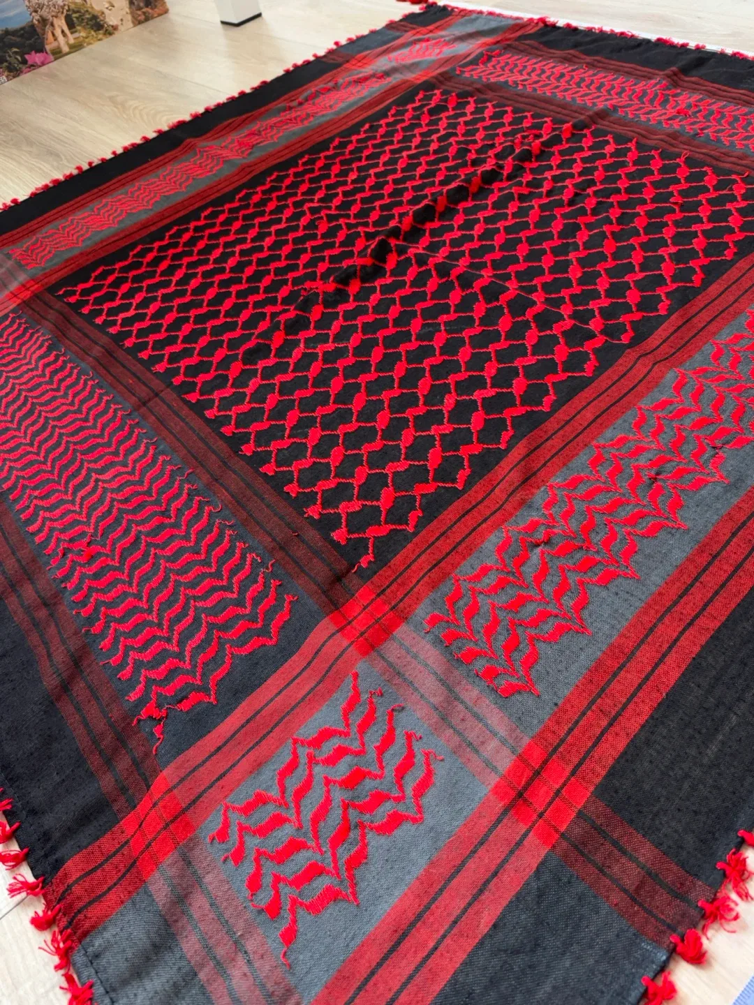 Red & Black Shemagh Scarf Keffiyeh image indicator(2)