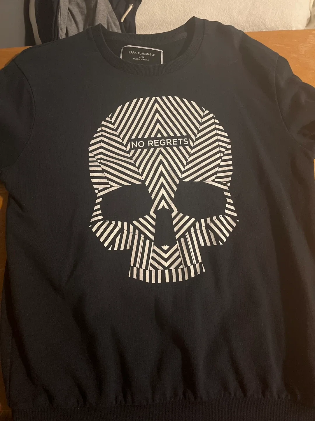 Zara Flammable Black Sweatshirt Size l