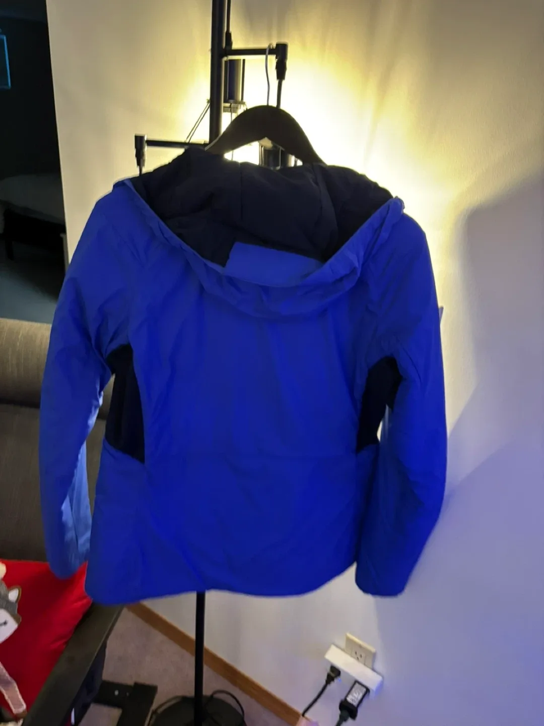 Helly Hansen winter jacket image indicator(4)