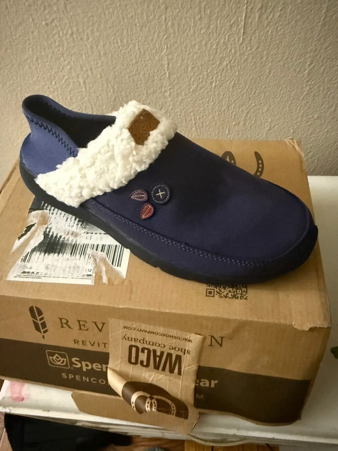 Spenco Women's Revive Slipper, Peacoat, Size 8