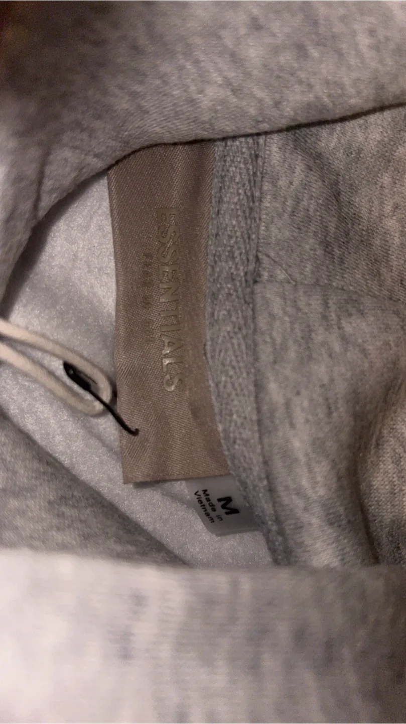 Essentials Fear of God Hoodie - Size M image indicator(4)